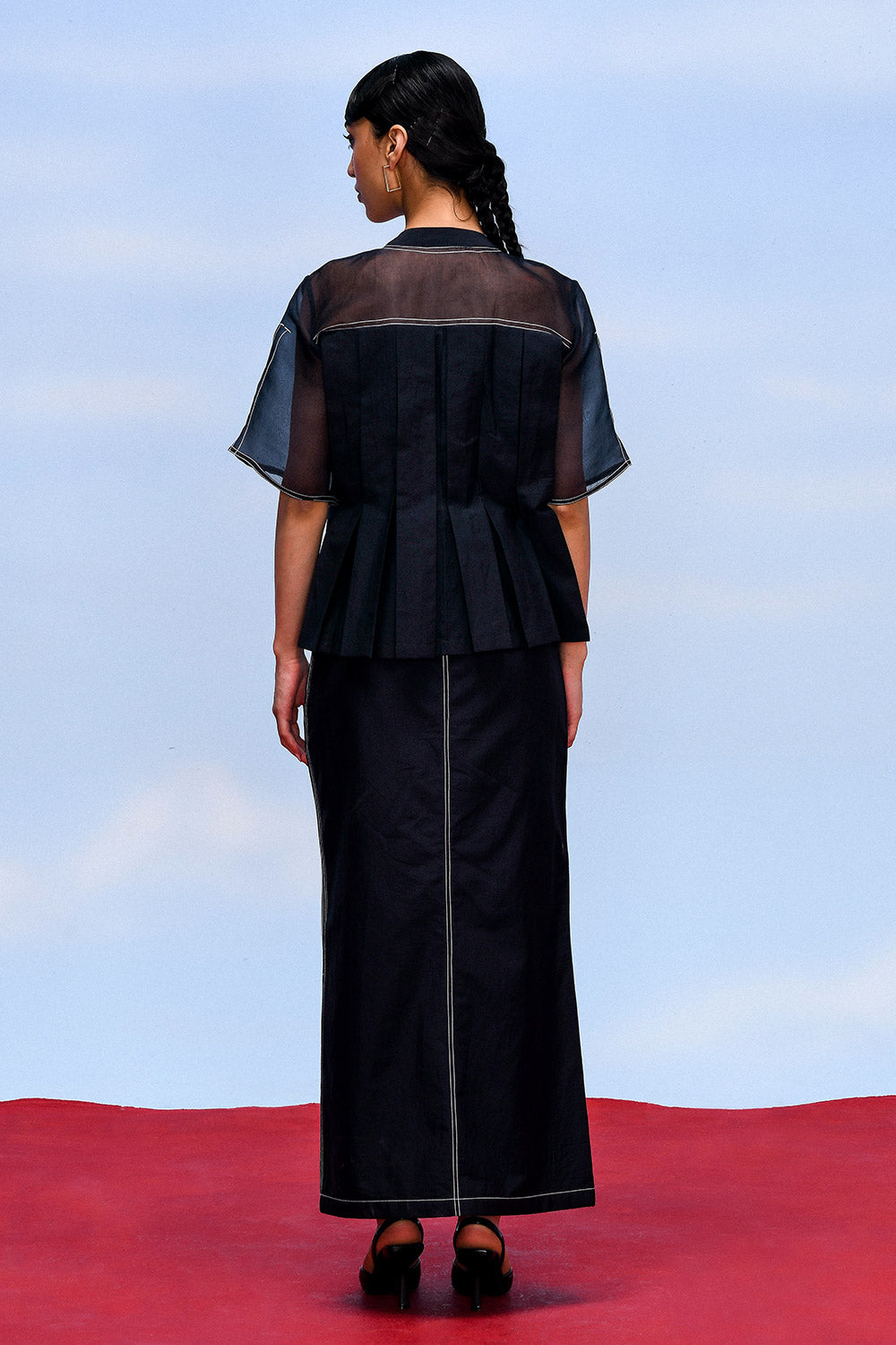 DEFORM TOP AND SKIRT SET